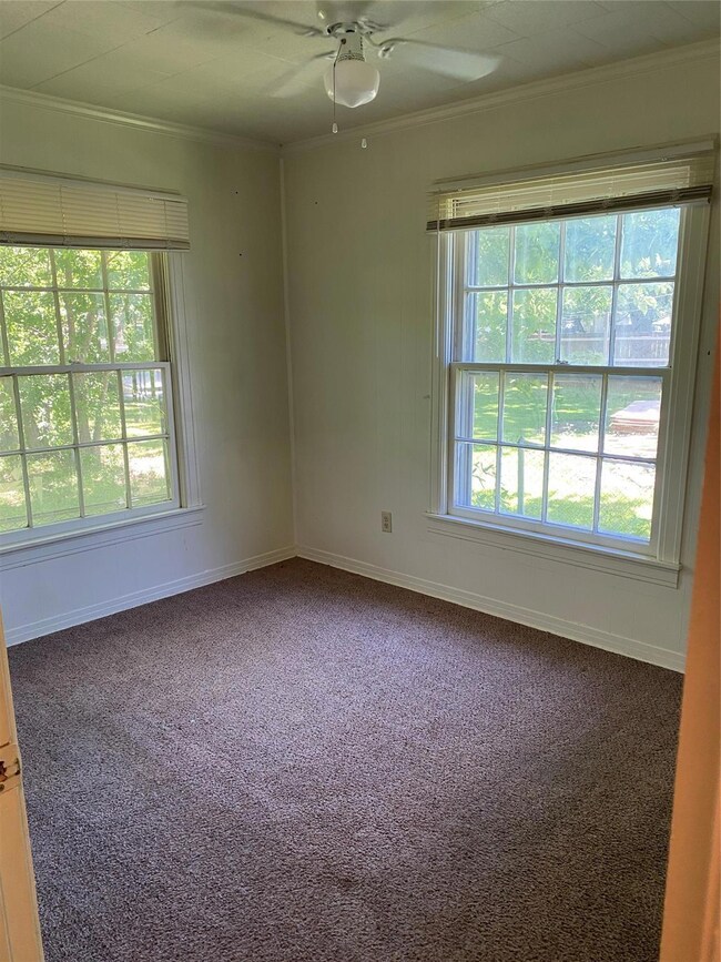 1806 N Culberson St, Gainesville, TX 76240 - photo 6