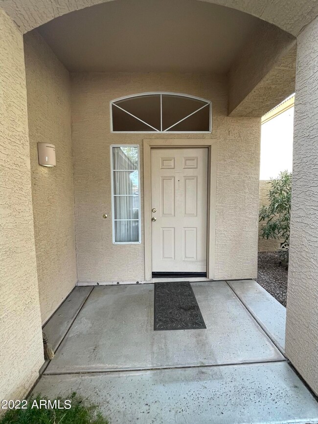 FRONT COVERED PORCH