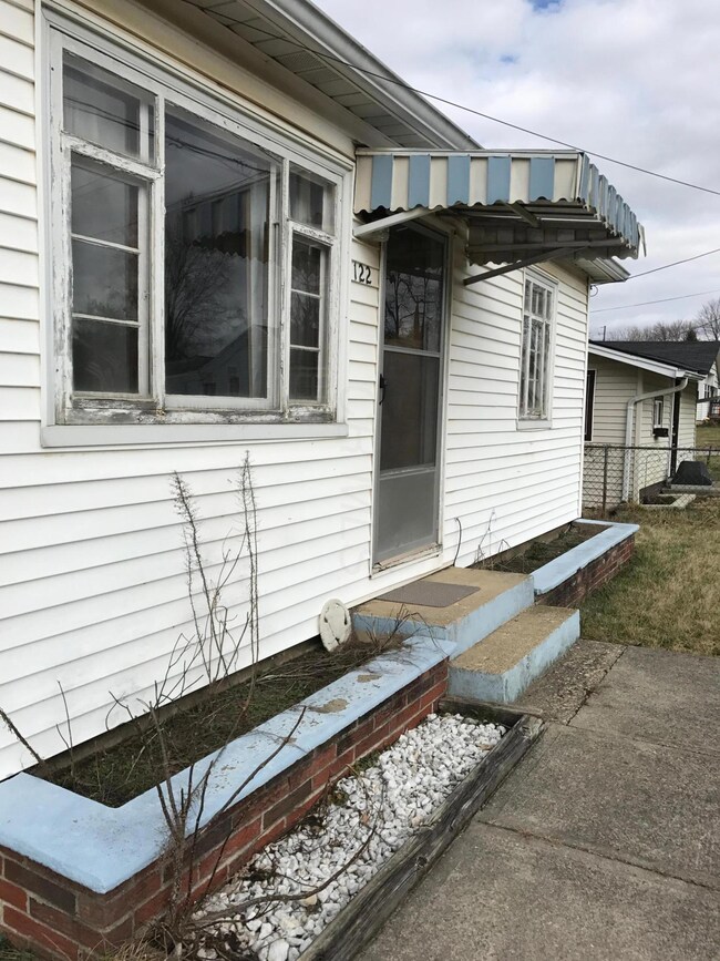 6A161104-E2F1-4537-8C71-980C8AE28218