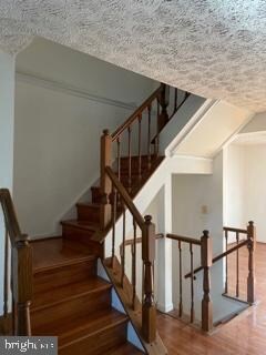 13346 Burkitts Rd, Fairfax, VA 22033 - photo 5