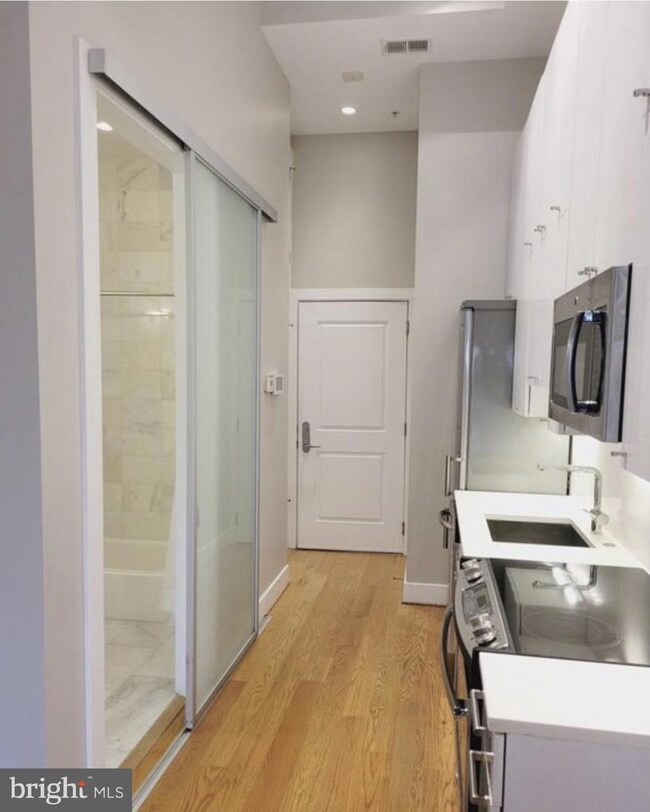 1211 G St SE unit 6, Washington, DC 20003 - photo 3