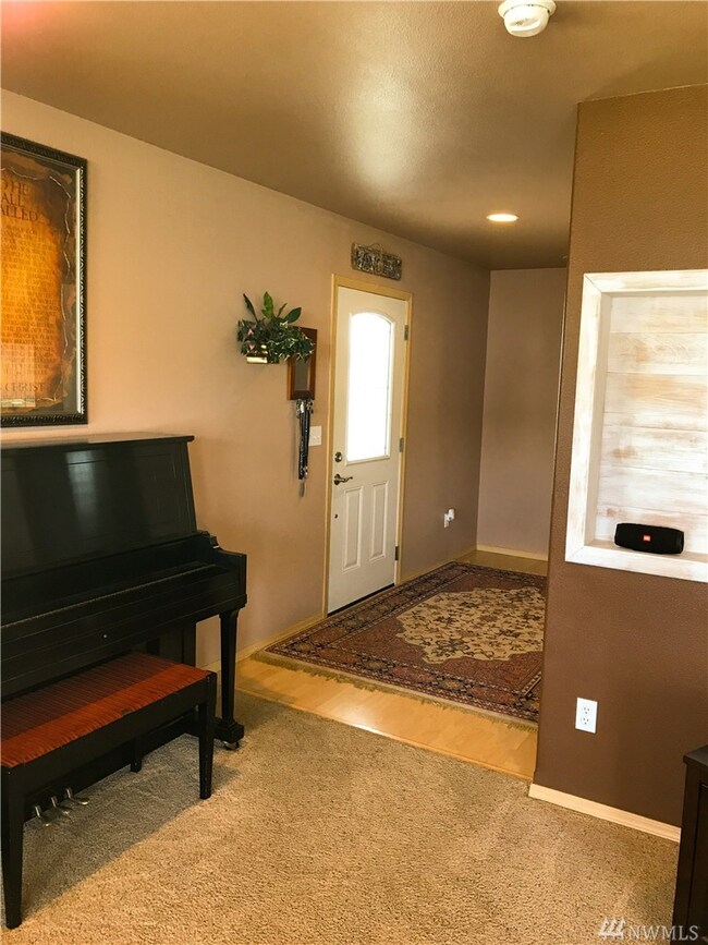 10434 Grove Rd SE, Yelm, WA 98597 - photo 6