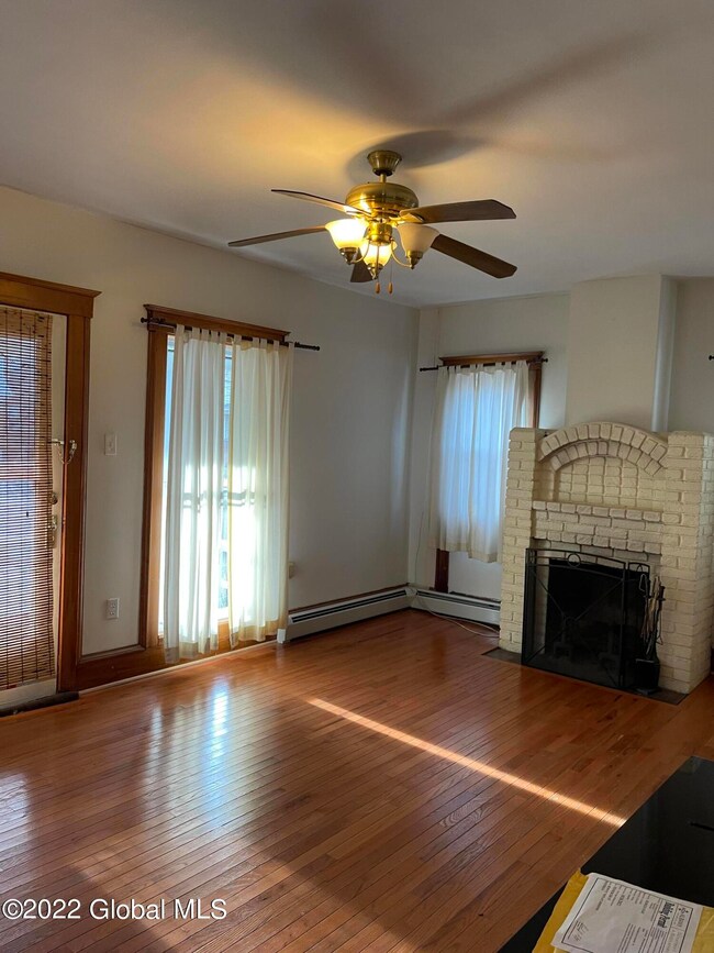 533 Mercer St, Albany, NY 12208 - photo 5