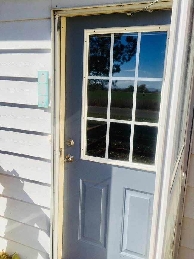 434 N 300 W, Blackfoot, ID 83221 - photo 2