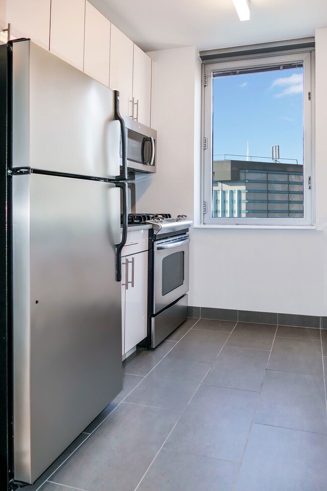 unlisted-address, New York, NY 10017 - photo 4