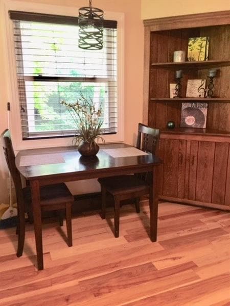 Eat In Kitchen And Beautiful Built in Hutch