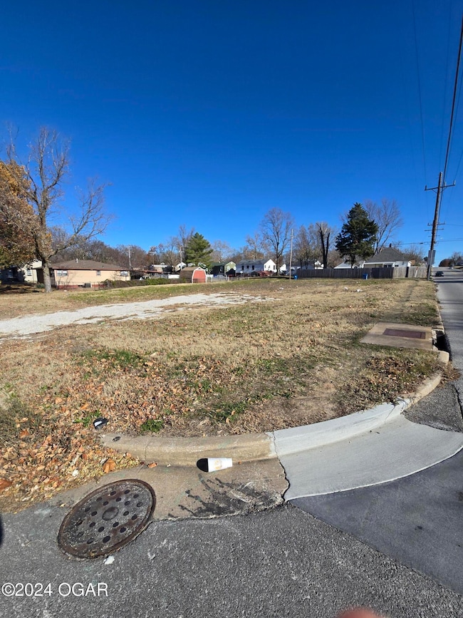 2009 E 4th St, Joplin, MO 64801 - photo 2