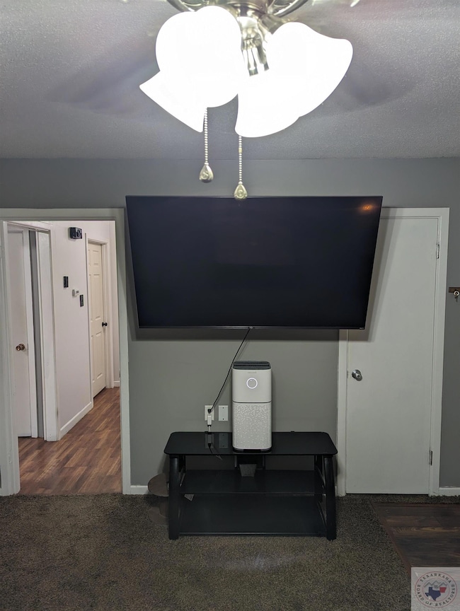 1005 Louise Ln, Wake Village, TX 75501 - photo 3