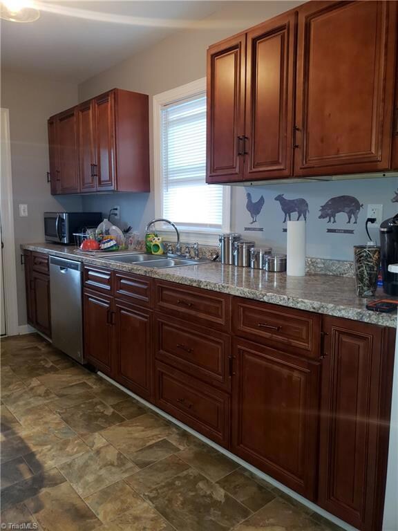 1450 Winslow Ave, Asheboro, NC 27205 - photo 2