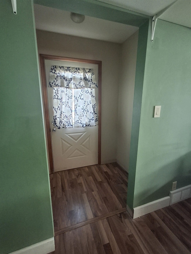 2301 Bateman Ave, Hastings, NE 68901 - photo 4