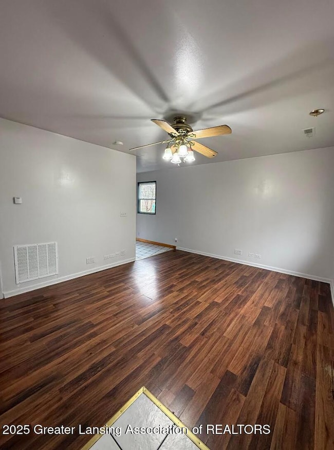 1321 Pompton Cir, Lansing, MI 48910 - photo 2