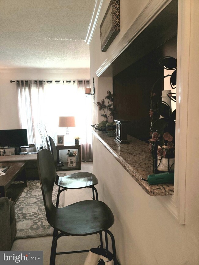 15614 Weathervane Terrace unit 614, Woodbridge, VA 22191 - photo 4