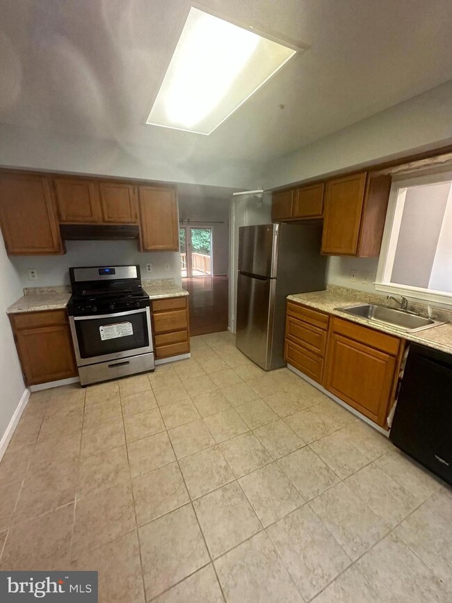 3816 Wildlife Ln, Burtonsville, MD 20866 - photo 6