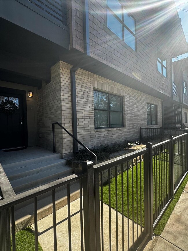 5607 Belmont Ave unit 118, Dallas, TX 75206 - photo 4