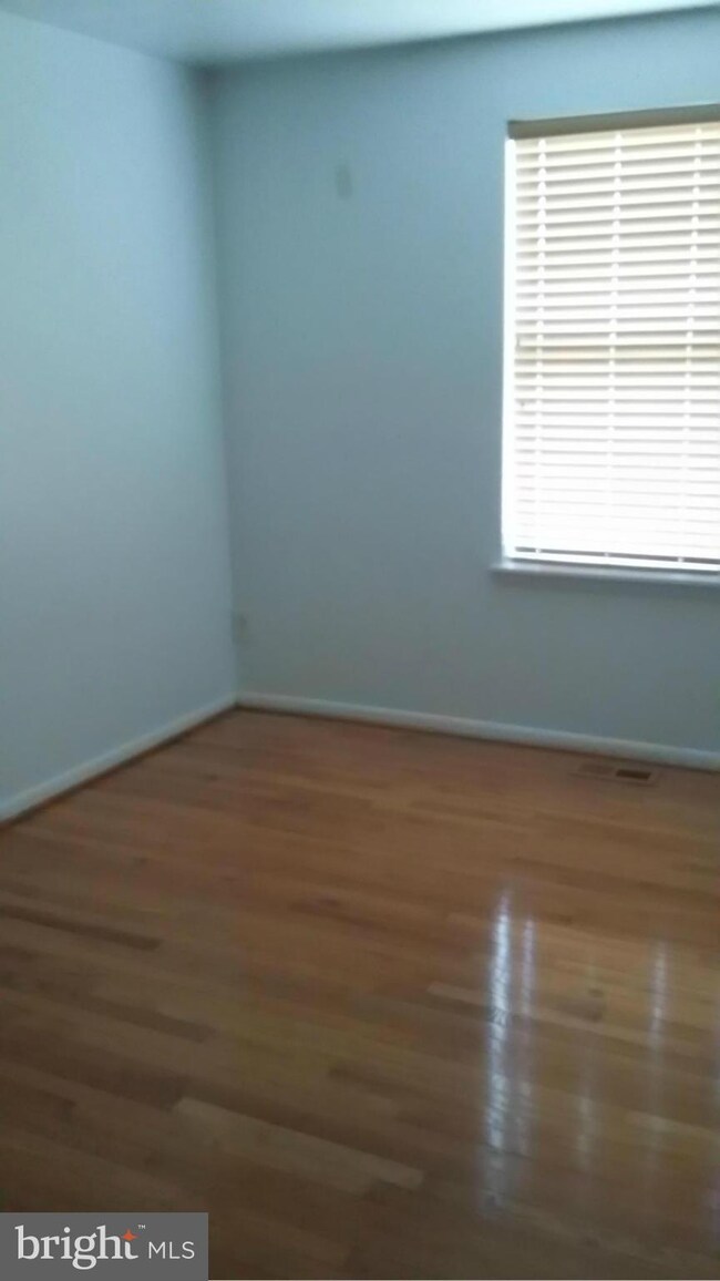 22 Castlebar Ct, Lutherville Timonium, MD 21093 - photo 3