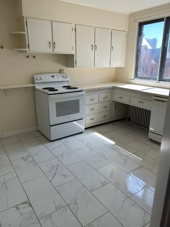 12 Ashland St unit 3R, Worcester, MA 01609 - photo 3