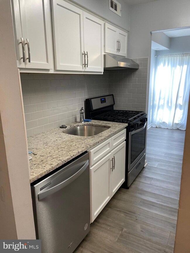 5923 Tamar Dr, Columbia, MD 21045 - photo 3