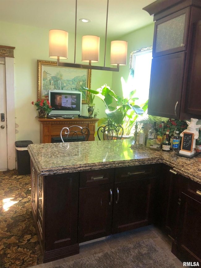 511 Kirkwood Blvd, Davenport, IA 52803 - photo 4