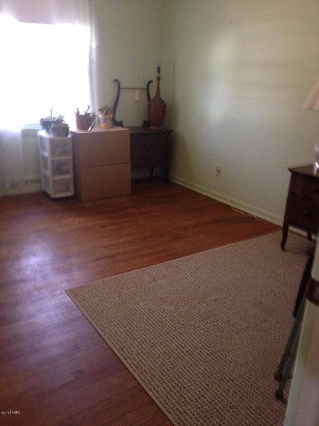 523 Amity St, Lowell, MI 49331 - photo 7