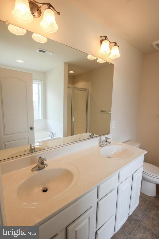 10364 Bridle Ct, Hagerstown, MD 21740 - photo 4