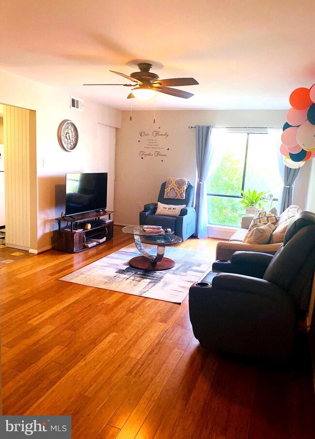 5758 Village Green Dr unit F, Alexandria, VA 22309 - photo 3