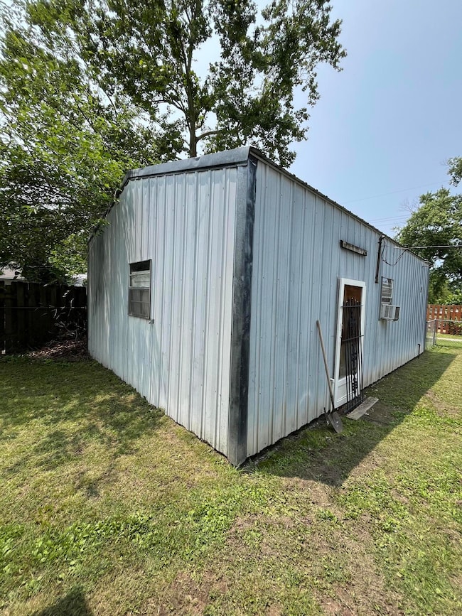 workshop/garage