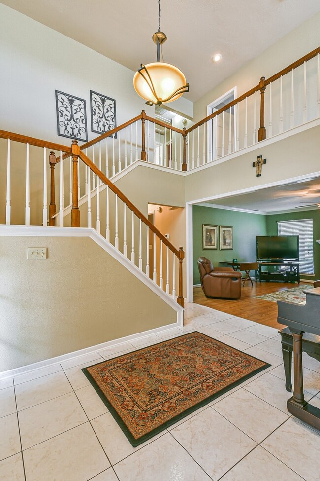 4011 Spring Branch Dr E, Pearland, TX 77584 - photo 5