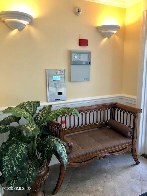 2 Homestead Ln unit 210, Greenwich, CT 06831 - photo 4