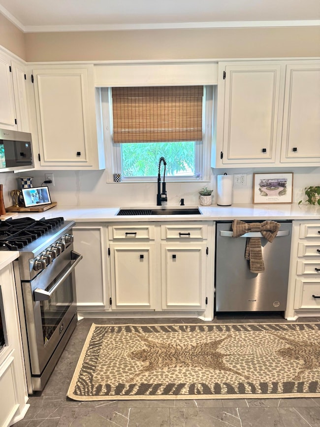 332 Pageland Rd, Charleston, SC 29412 - photo 5