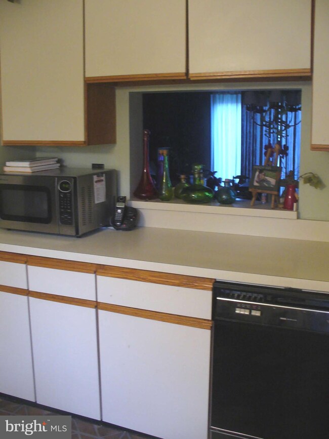 7 Breckenridge Place, Lawrence Township, NJ 08648 - photo 2