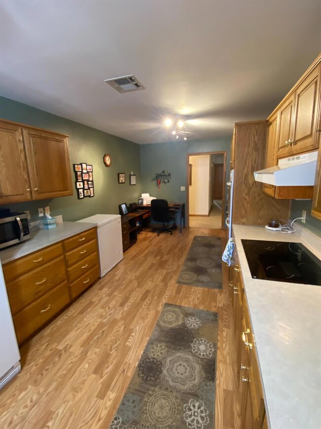 525 Jayhawk Ave, Hugoton, KS 67951 - photo 5