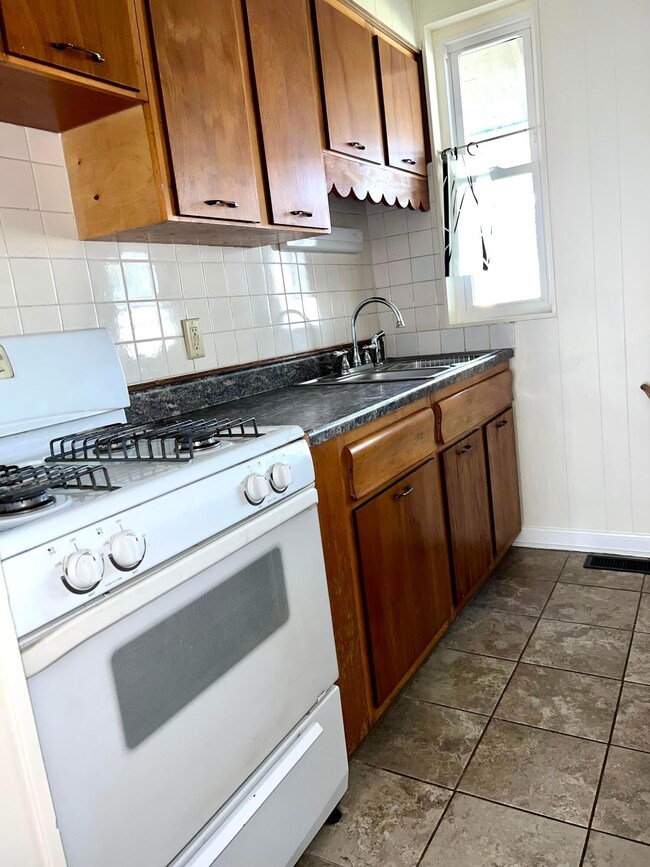 1729 S High St, Columbus, OH 43207 - photo 5