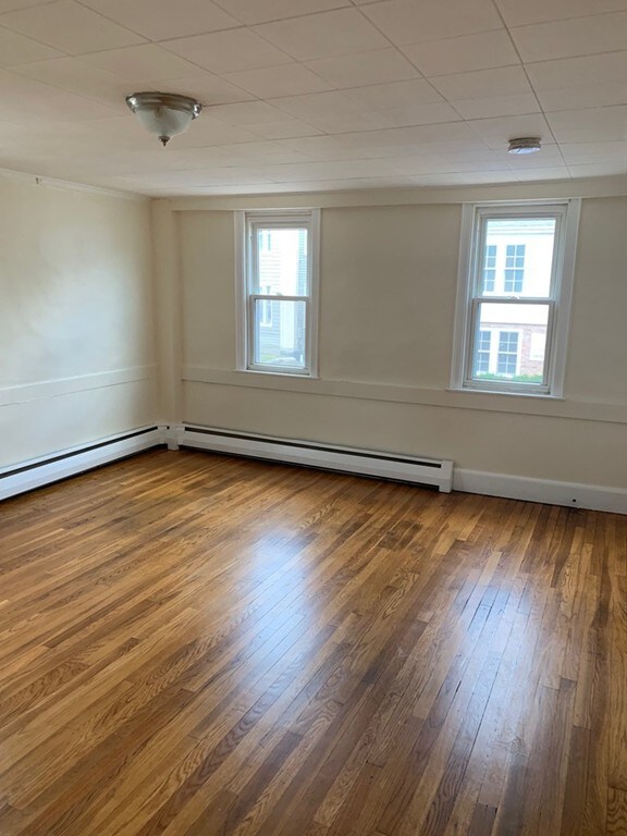 127 Bridge St unit 2R, Salem, MA 01970 - photo 2