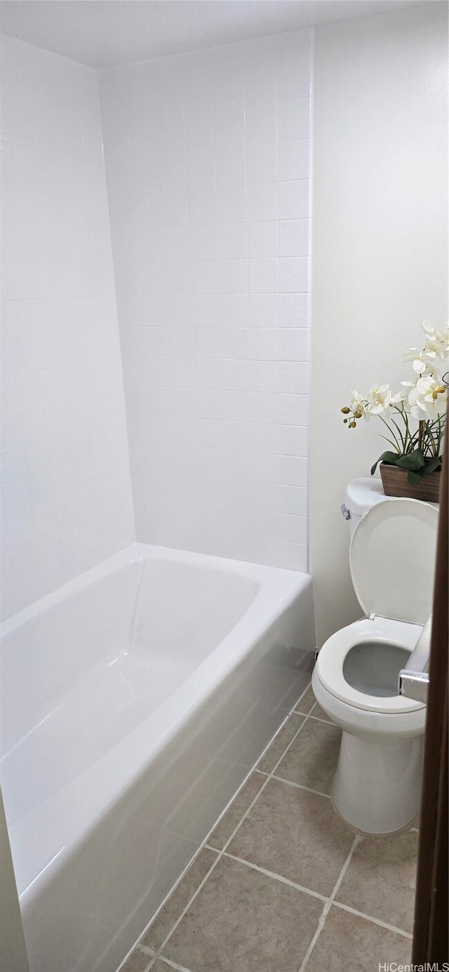 Century West unit 309, Honolulu, HI 96818 - photo 7