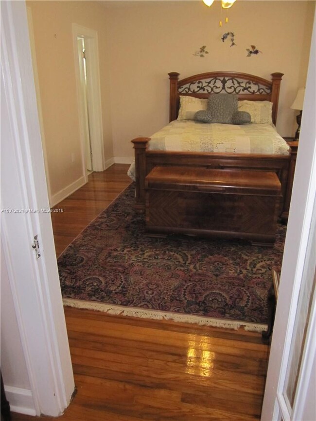 Large master with bathroom and front area that can