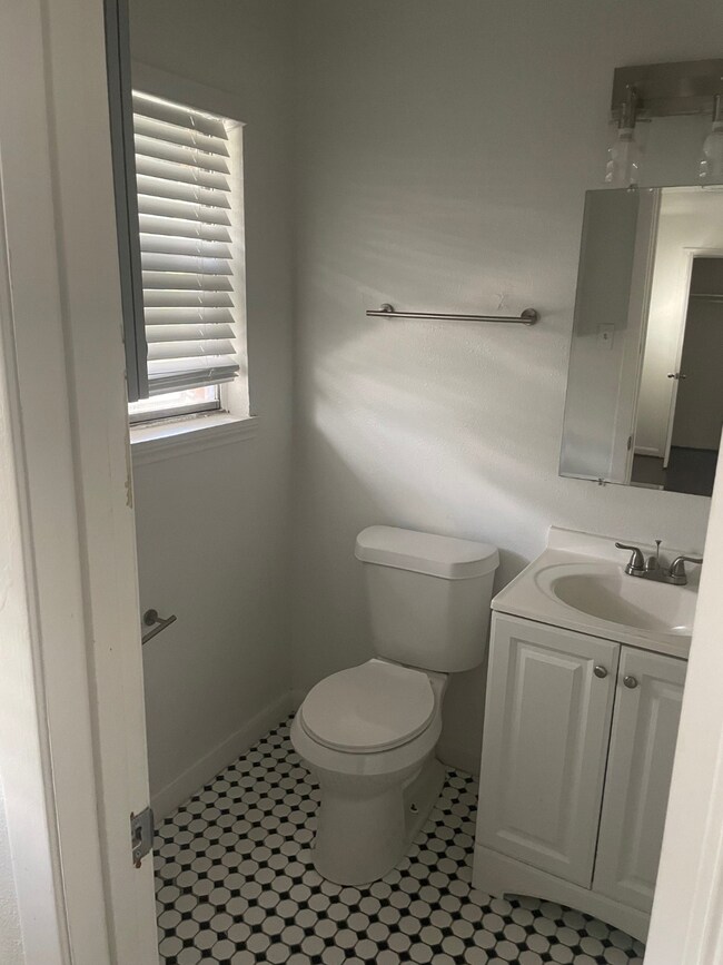 5102 Academy St unit 15, Houston, TX 77005 - photo 5