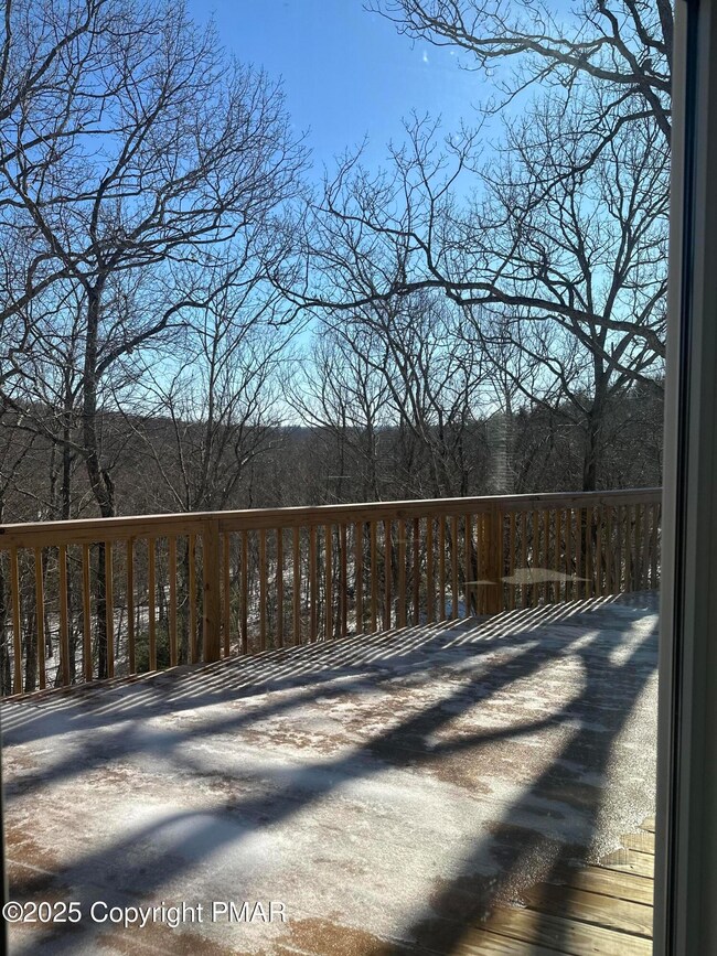 6512 Azure Ct, East Stroudsburg, PA 18301 - photo 5