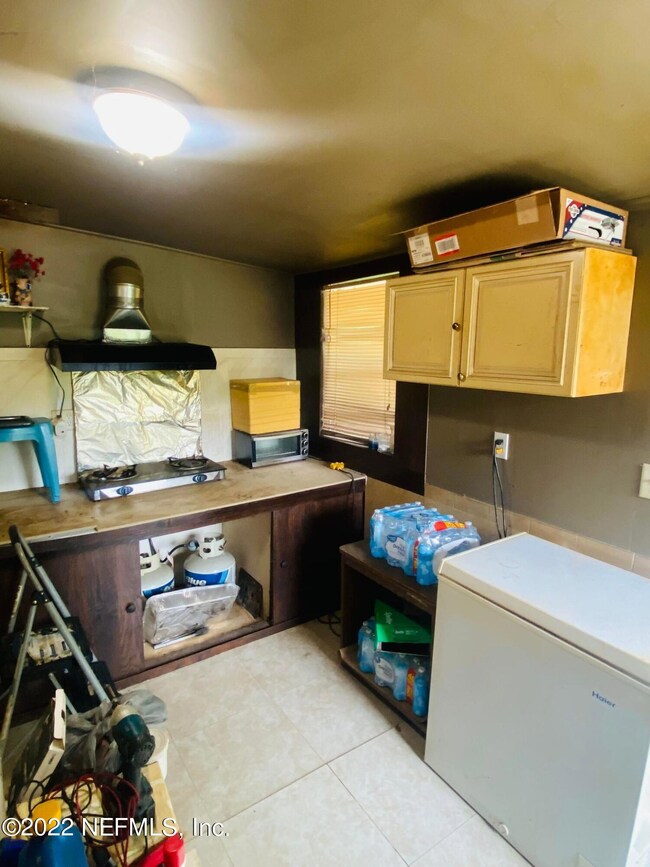 1164 Pangola Dr, Jacksonville, FL 32205 - photo 4