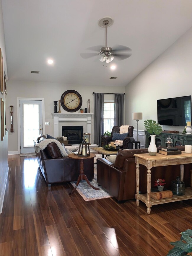 30E6DFA3-670B-4296-B3C0-DBD9DF41B749