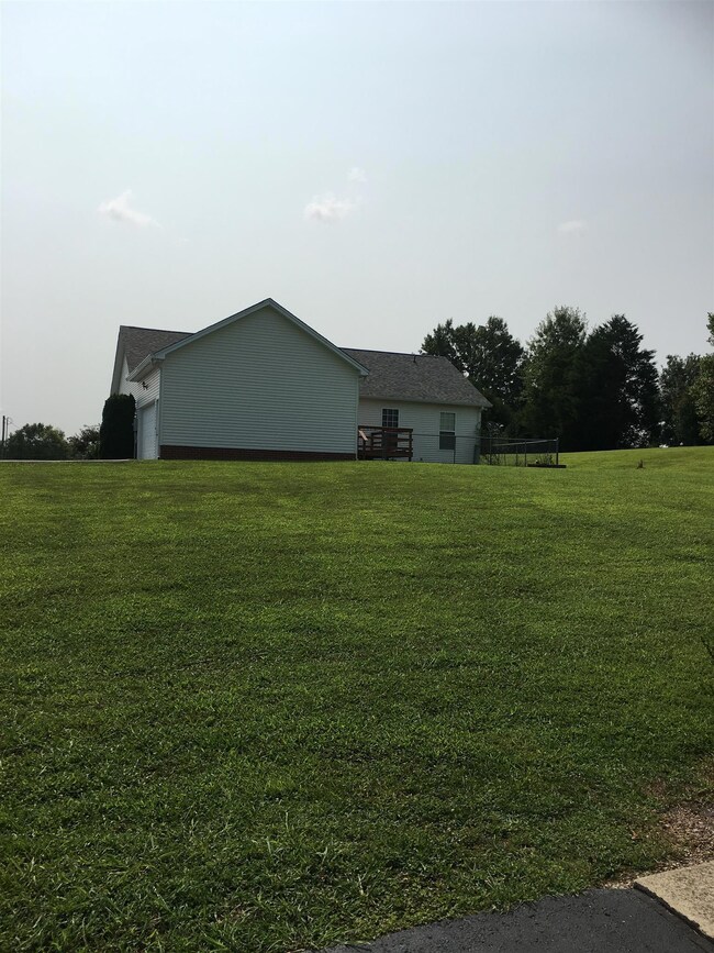 405 Meadowlark Dr, Shelbyville, TN 37160 - photo 6