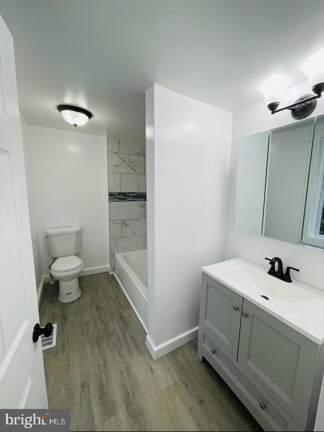 254 W Adams St, Paulsboro, NJ 08066 - photo 6