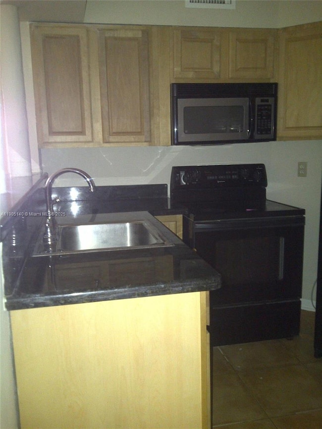 214 Lake Pointe Dr unit 109, Oakland Park, FL 33309 - photo 7