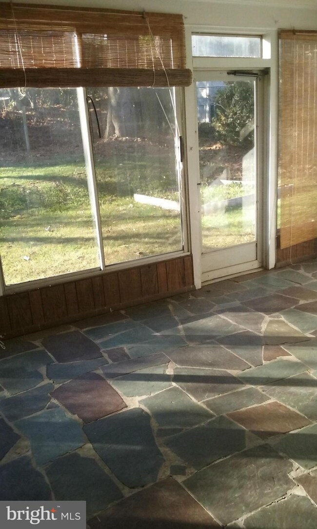 8606 Woodbrook Ln, Chevy Chase, MD 20815 - photo 7