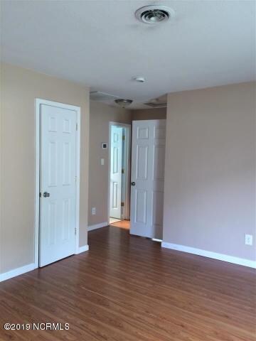1212 Davis St unit 1212 And 1214, Jacksonville, NC 28540 - photo 2