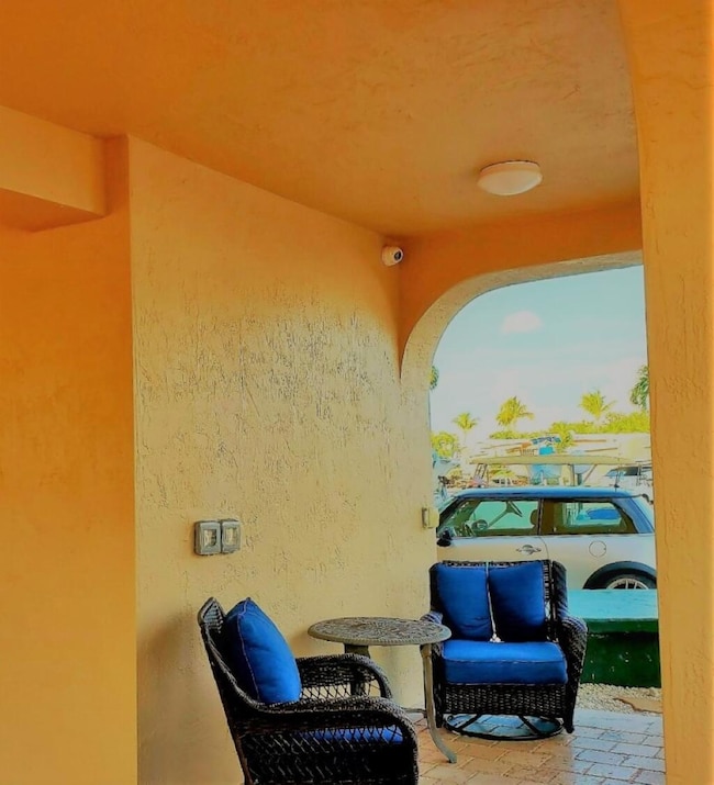 Keys Bottom Drink Area