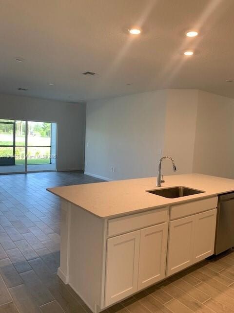 LIVING/KITCHEN COMBO
