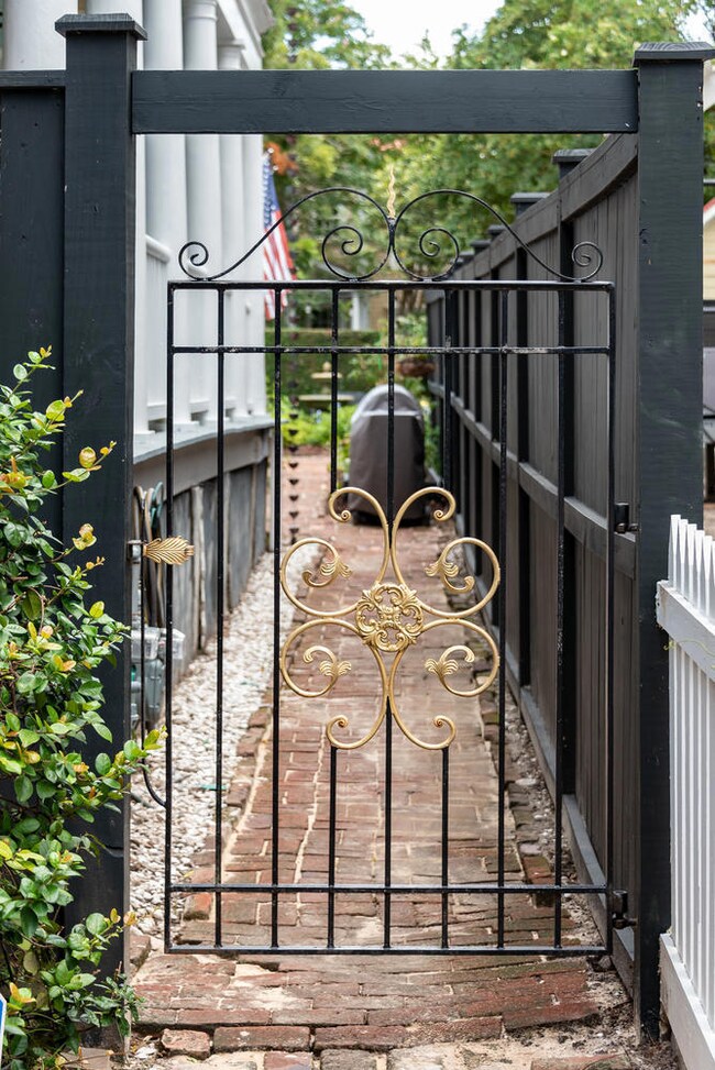 65 Warren Street Charleston SC-large-004