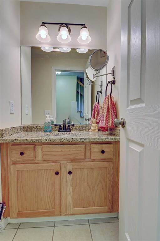 1ST LEVEL 1/2 BATH
