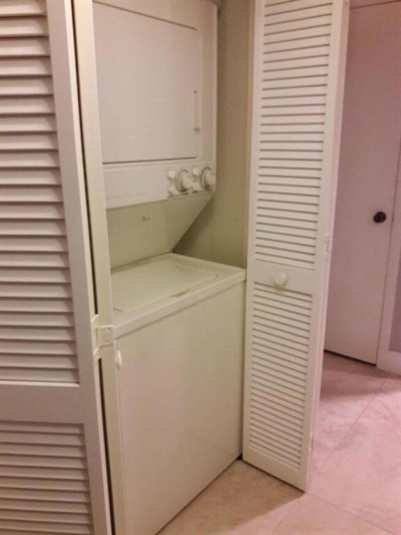 1821 NE 40th Ct unit 305, Pompano Beach, FL 33064 - photo 4