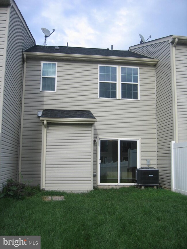 21 Erie Place, Falling Waters, WV 25419 - photo 2